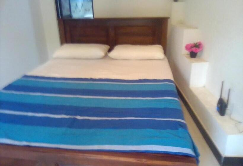 Pension (Hôtel basse catégorie) K6 Villa