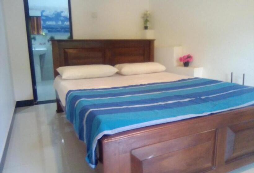 Pension (Hôtel basse catégorie) K6 Villa