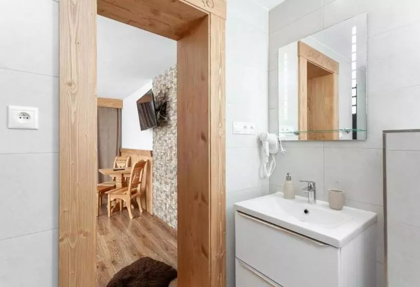 Aamiaismajoitus (B&B) Drevenica U Pavla