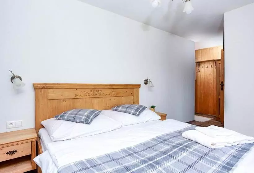 Aamiaismajoitus (B&B) Drevenica U Pavla