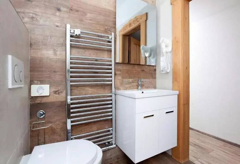 Aamiaismajoitus (B&B) Drevenica U Pavla