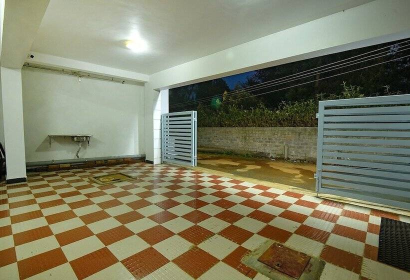 Fabhotel Greenwood Stays