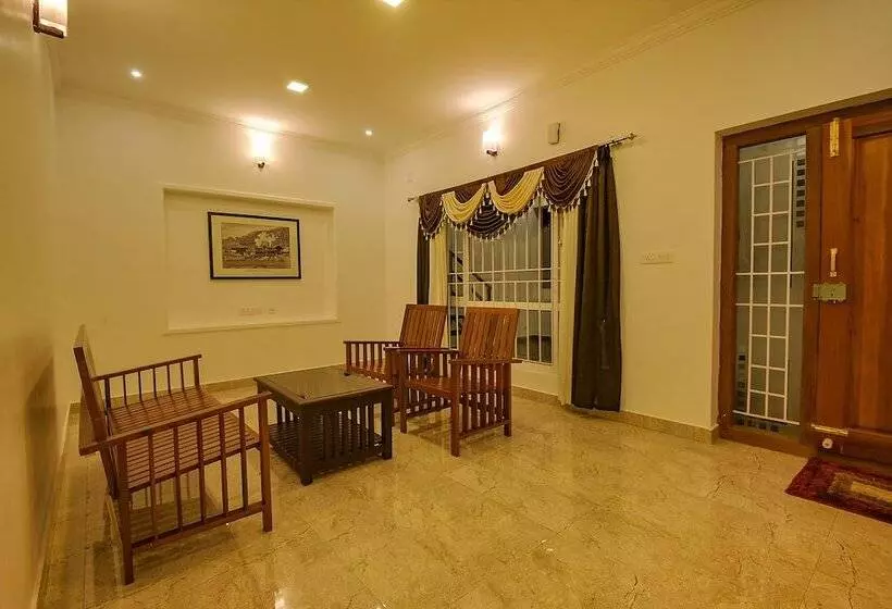 Fabhotel Greenwood Stays