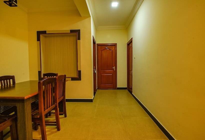 Fabhotel Greenwood Stays