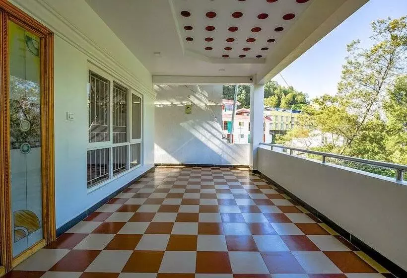 Fabhotel Greenwood Stays