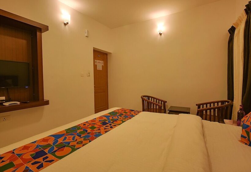 Fabhotel Greenwood Stays