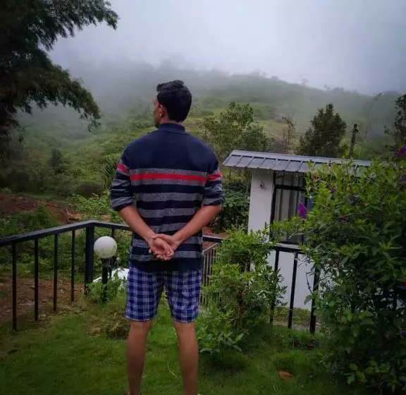 リゾートホテル Mist Woods Vagamon