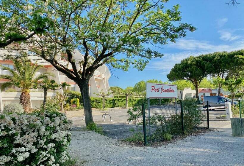 Le Cosmopolitan, Studio Climatisé, Terrasse, à 5 Min Des Plages à Pied