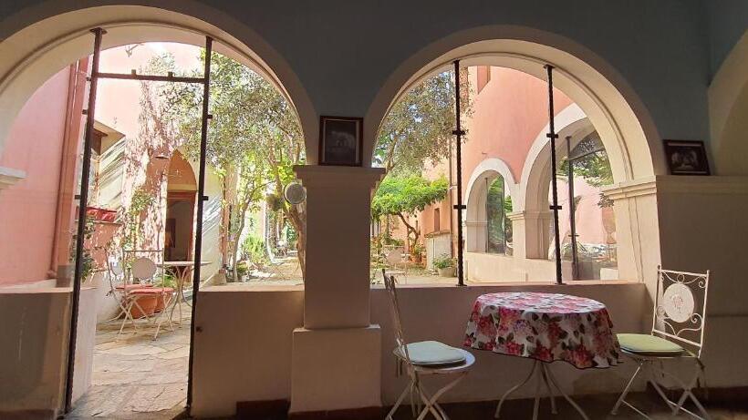 Casa Camboni Dimora Storica Bed & Breakfast