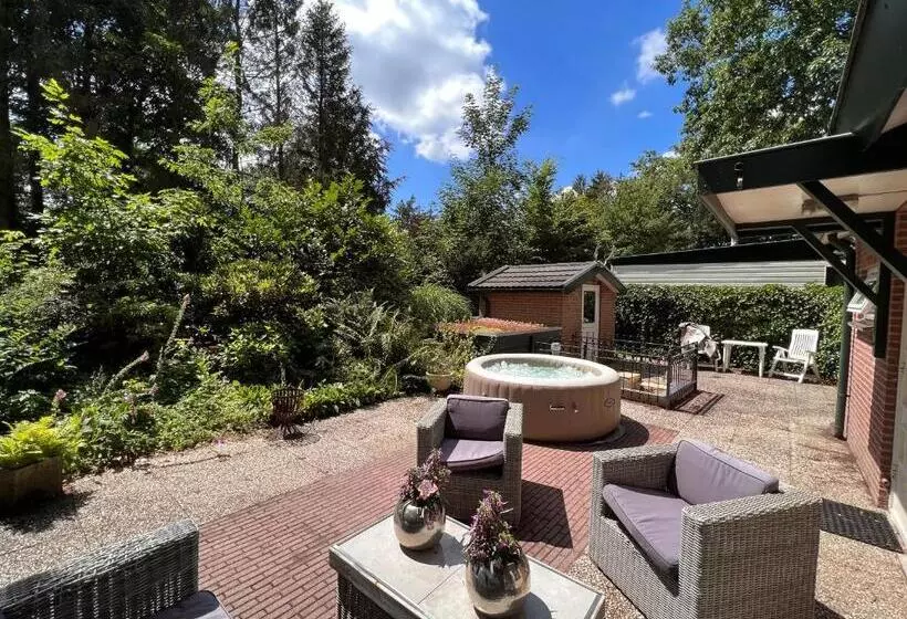 Free Standing Vacation House Garden, Private Jacuzzi, Veluwe Woods