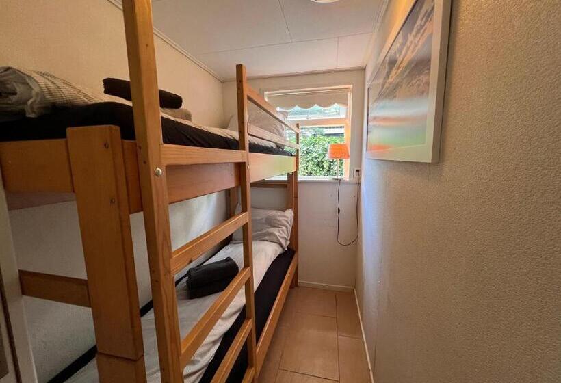 Free Standing Vacation House Garden, Private Jacuzzi, Veluwe Woods