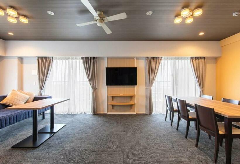 فندق エンズマリーナ イン ライカム