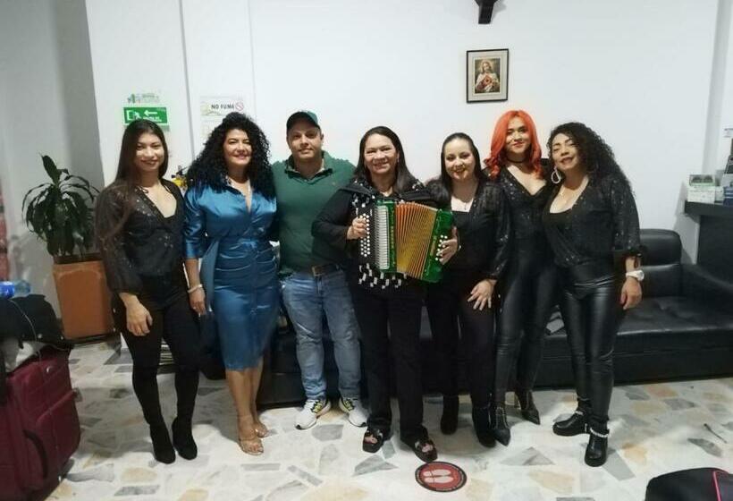 בית מלון כפרי Canacabare Plaza