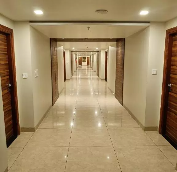 Hotel Savitri Resort