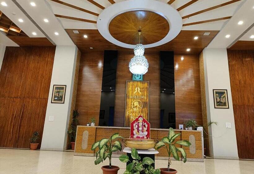 Hotel Savitri Resort
