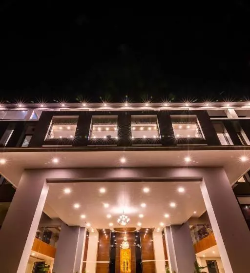 Hotel Savitri Resort