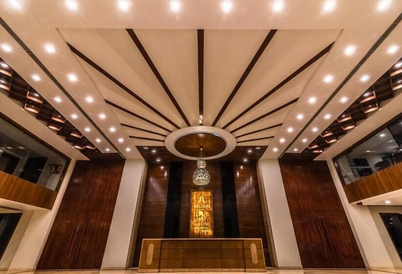 Hotel Savitri Resort