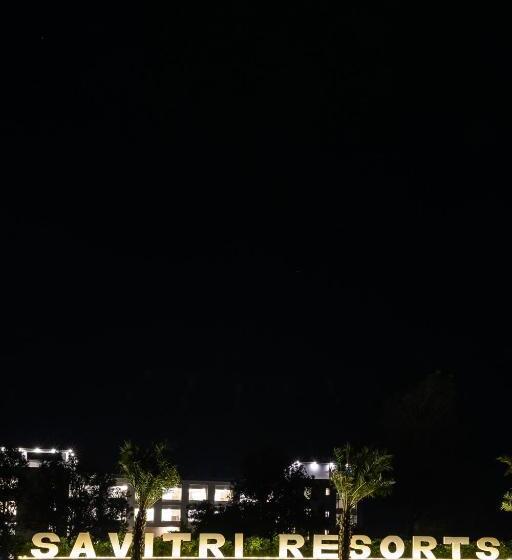 Hotel Savitri Resort