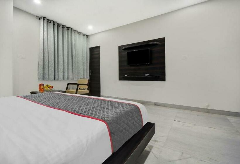 فندق Townhouse Pisto Inn