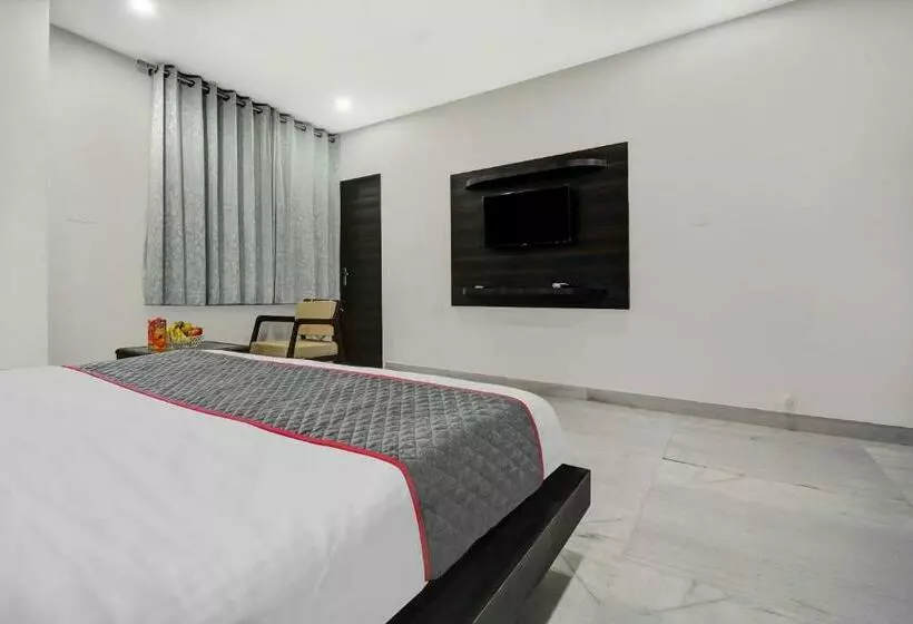 هتل Townhouse Pisto Inn