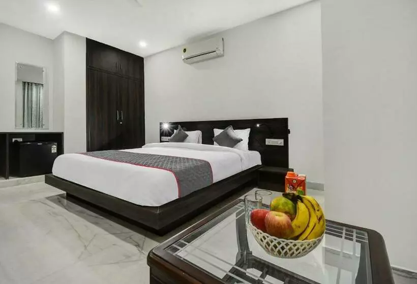 هتل Townhouse Pisto Inn