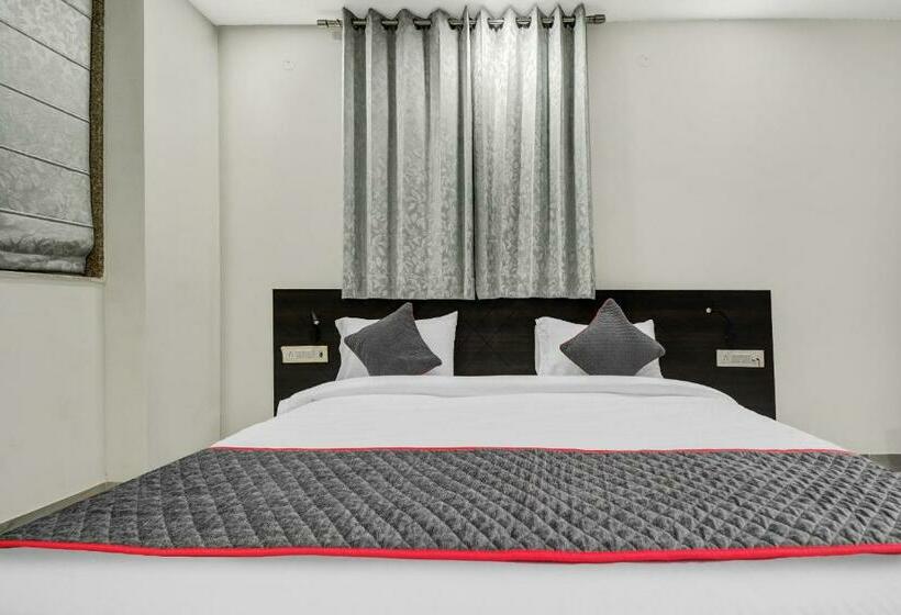 فندق Townhouse Pisto Inn