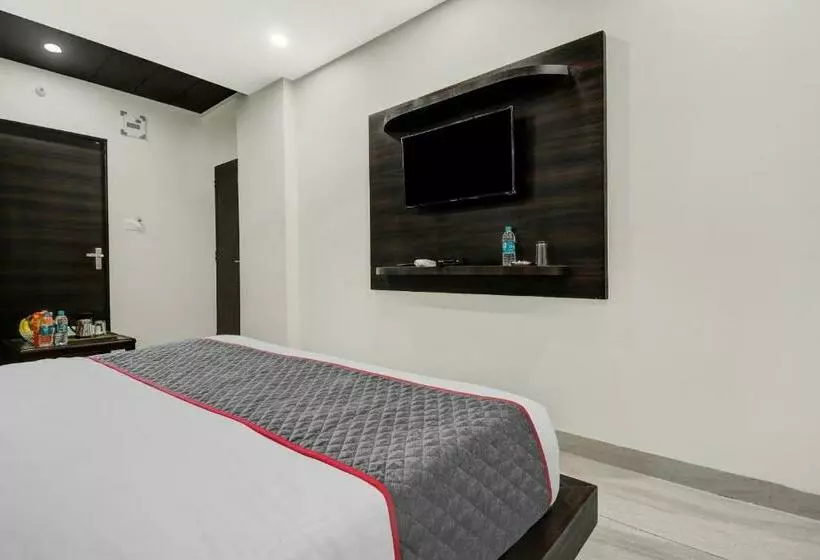 هتل Townhouse Pisto Inn