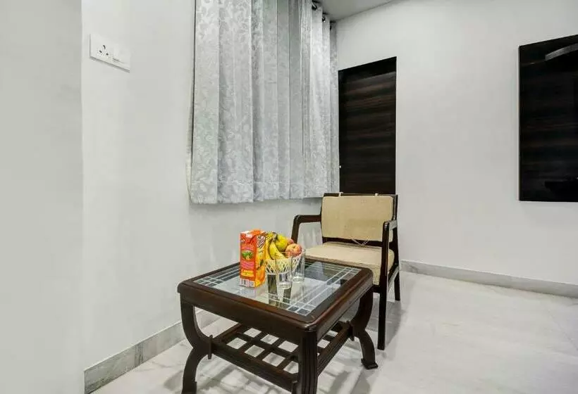 هتل Townhouse Pisto Inn