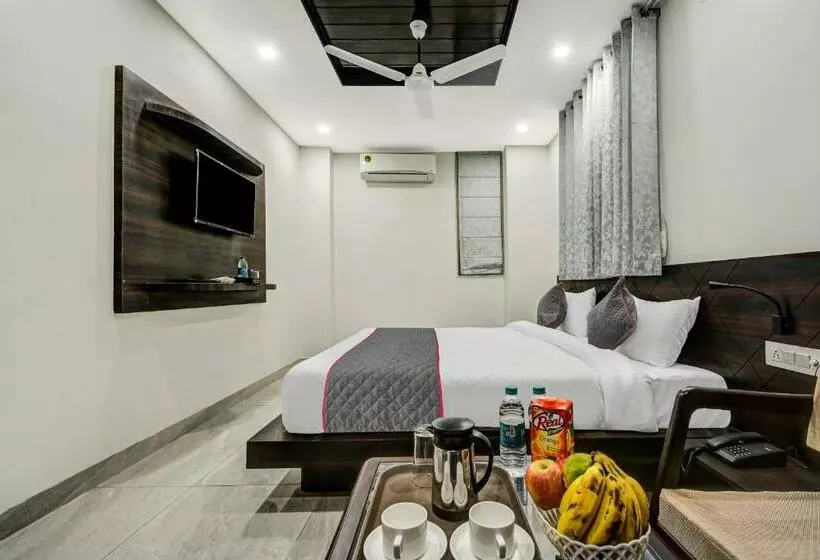 هتل Townhouse Pisto Inn