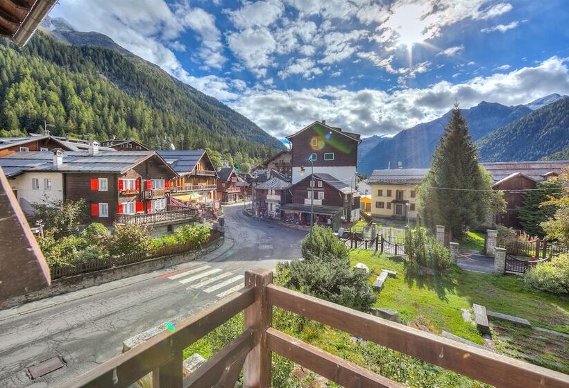 Monterosa Cozy Apartment 200mt From Ski Happy Rentals