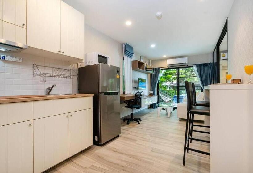 Nayang Beach Brand New Executive Luxury Condo