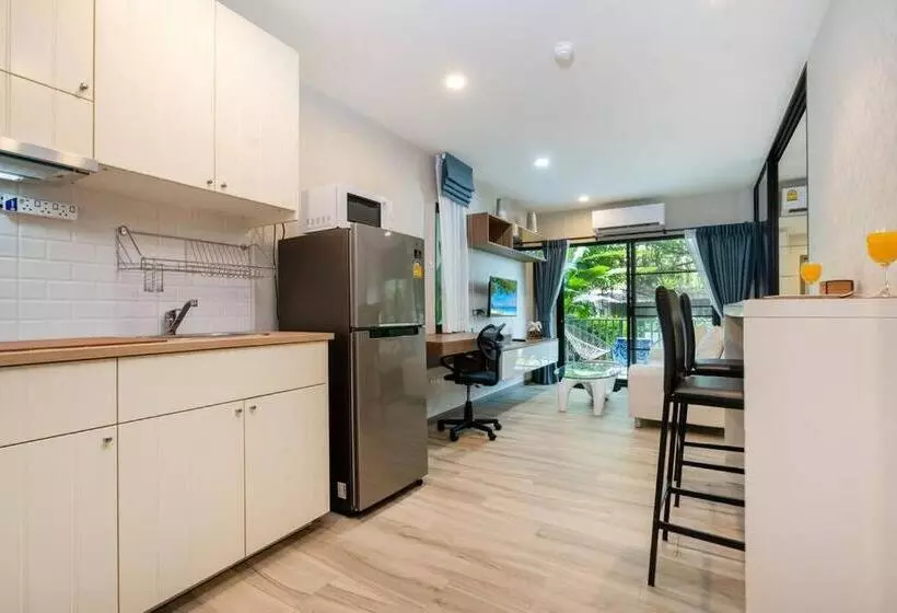 Nayang Beach Brand New Executive Luxury Condo