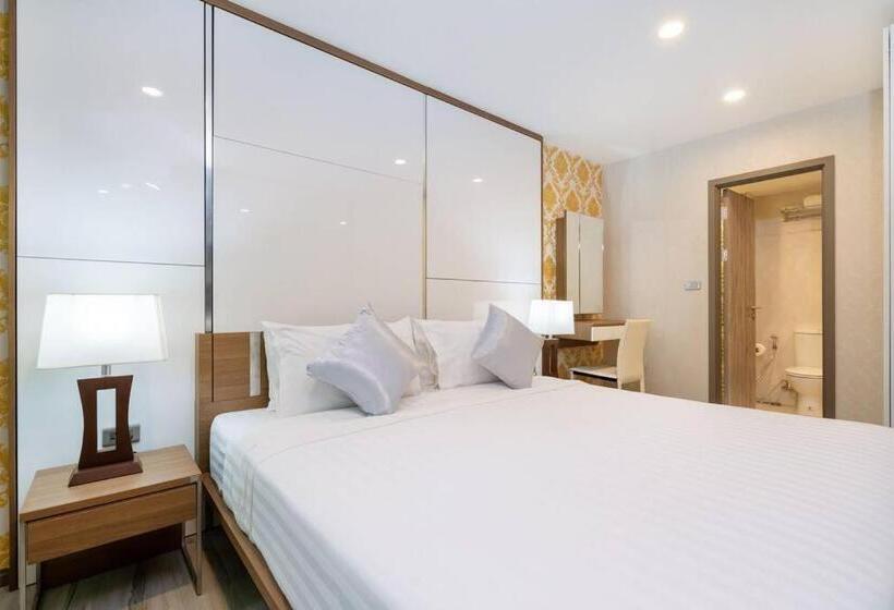 Nayang Beach Brand New Executive Luxury Condo