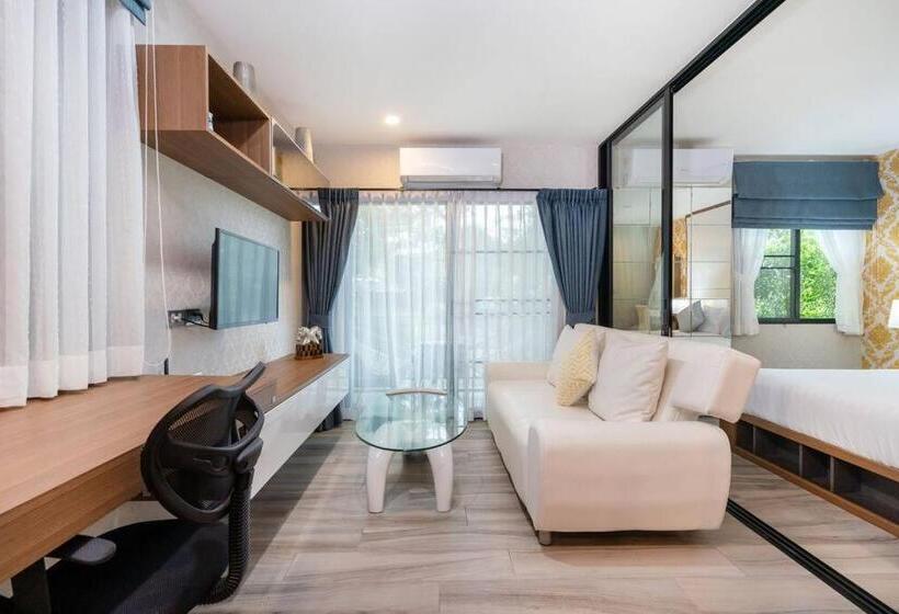 Nayang Beach Brand New Executive Luxury Condo