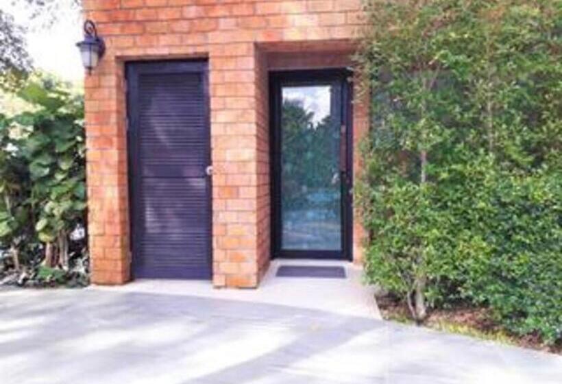 Nayang Beach Brand New Executive Luxury Condo