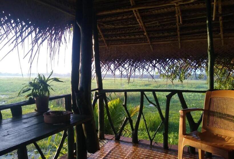 بنسيون Lake Face Cabana