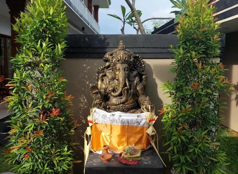 פנסיון The Lucky Canggu