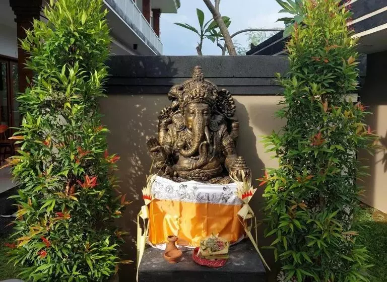 ペンション The Lucky Canggu