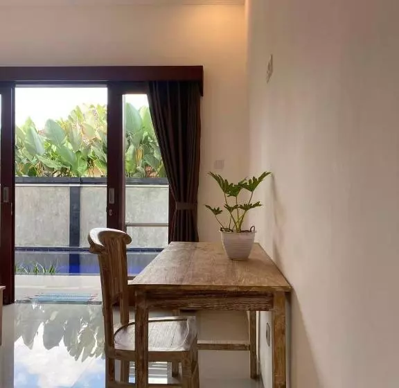 ペンション The Lucky Canggu