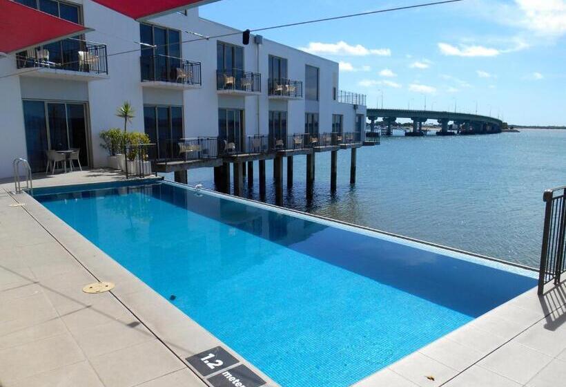 Absolute Waterfront, Tauranga Apartment