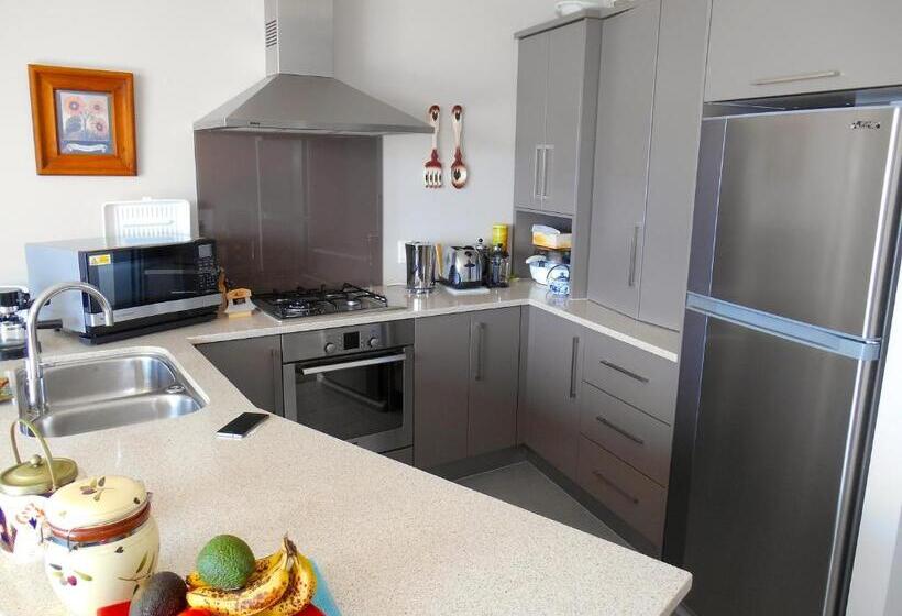 Absolute Waterfront, Tauranga Apartment