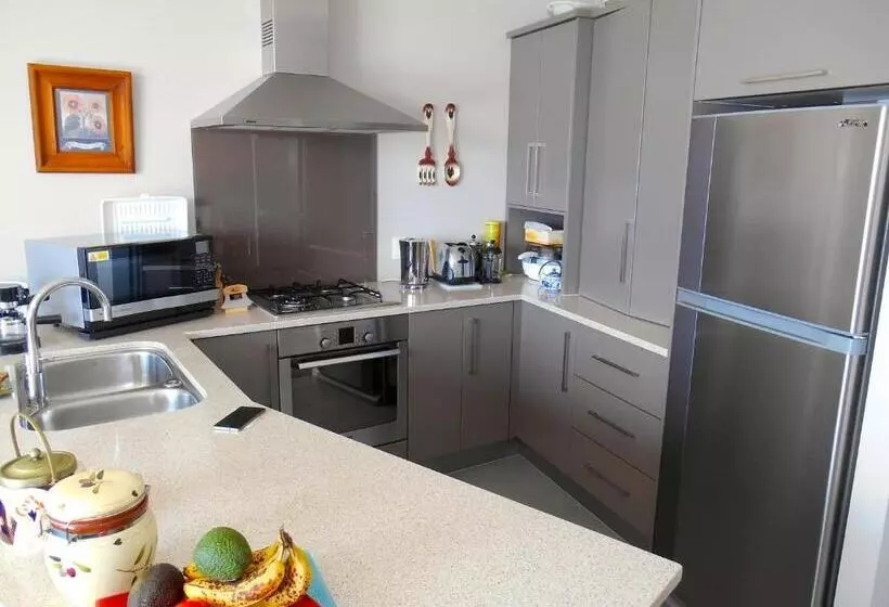 Absolute Waterfront, Tauranga Apartment