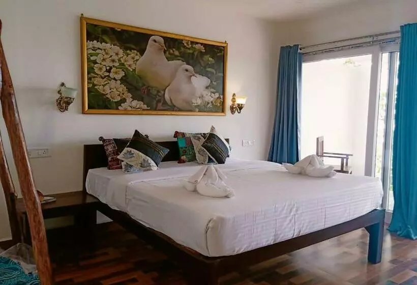 Hotelli Chique Shanti Resort