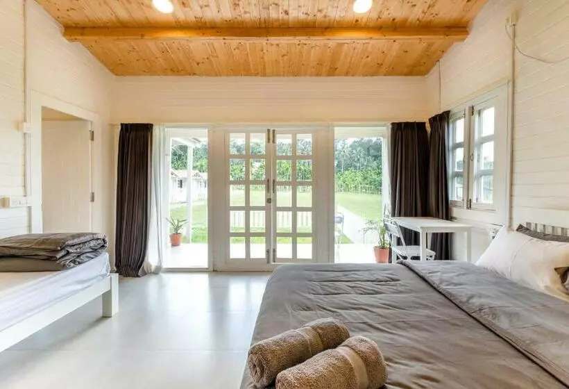 ホテル Out House, 1br, Stay, Dine And Fitness By Roamhome