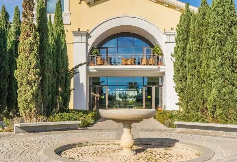 Spacious Villa   Dn32lt