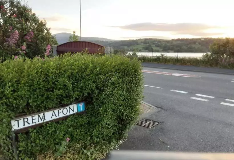 3 Bed Bungalow Near Conwy Valley Close To Castle