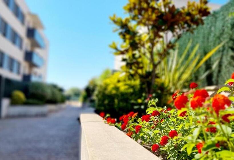 Apartamento Diseño Con Jardín Privado A 100 Metros Del Mar