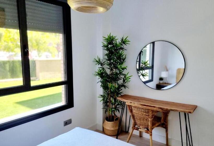 Apartamento Diseño Con Jardín Privado A 100 Metros Del Mar