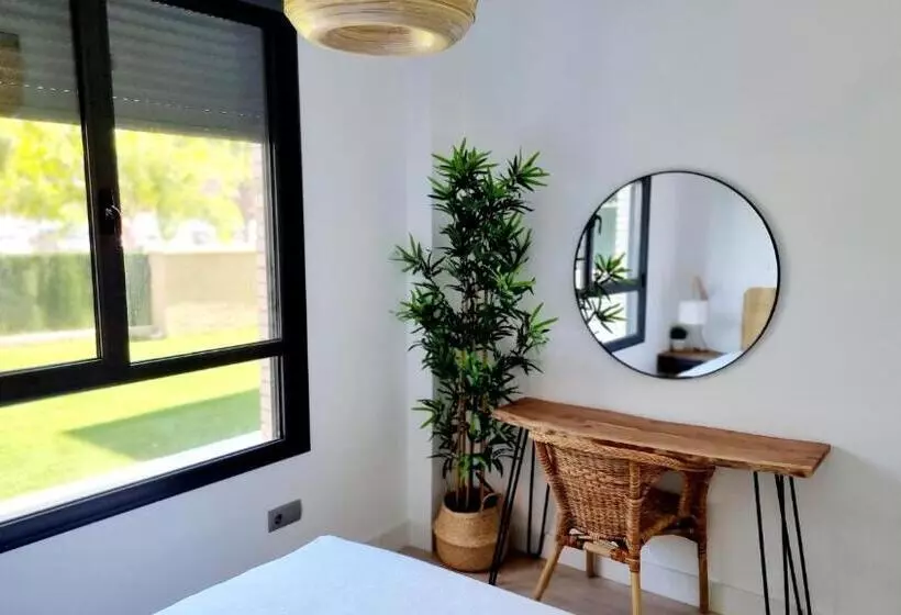 Apartamento Diseño Con Jardín Privado A 100 Metros Del Mar