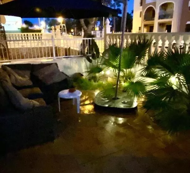 Fresh Apartment, 2 Bedroom, 2 Bathroom, 2 Lovely Poolareas